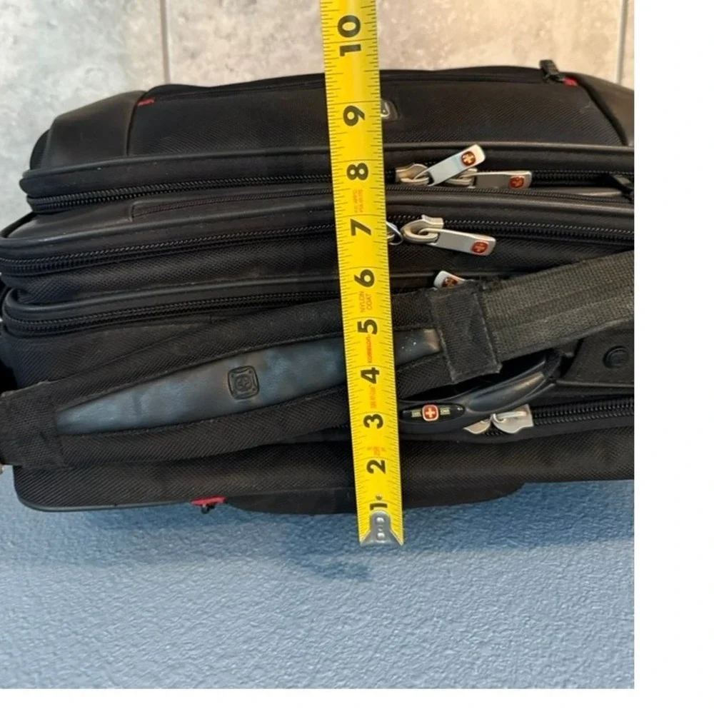 SwissGear rolling laptop